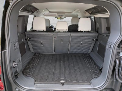 2025 Land Rover Defender 110 P400 X-Dynamic SE