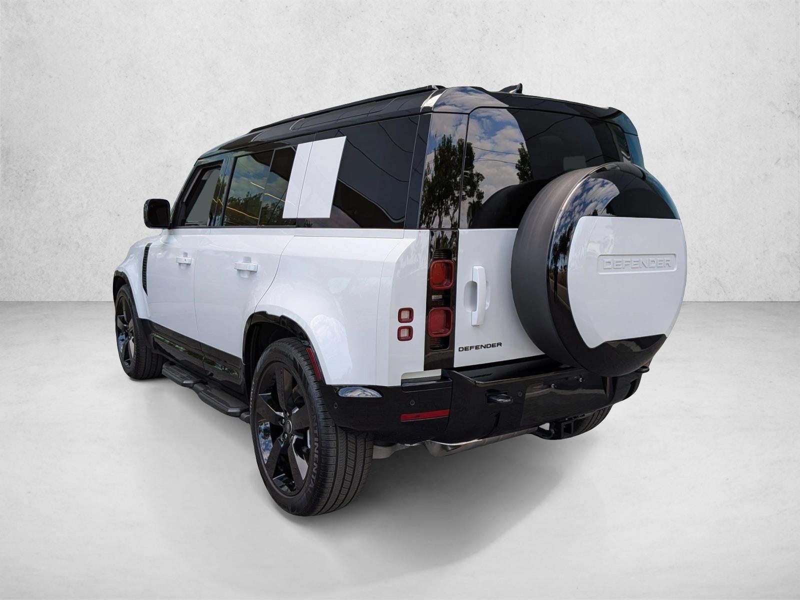 2025 Land Rover Defender 110 P400 X-Dynamic SE