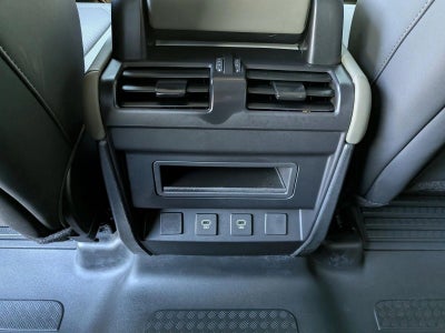 2025 Land Rover Defender 110 P300 S