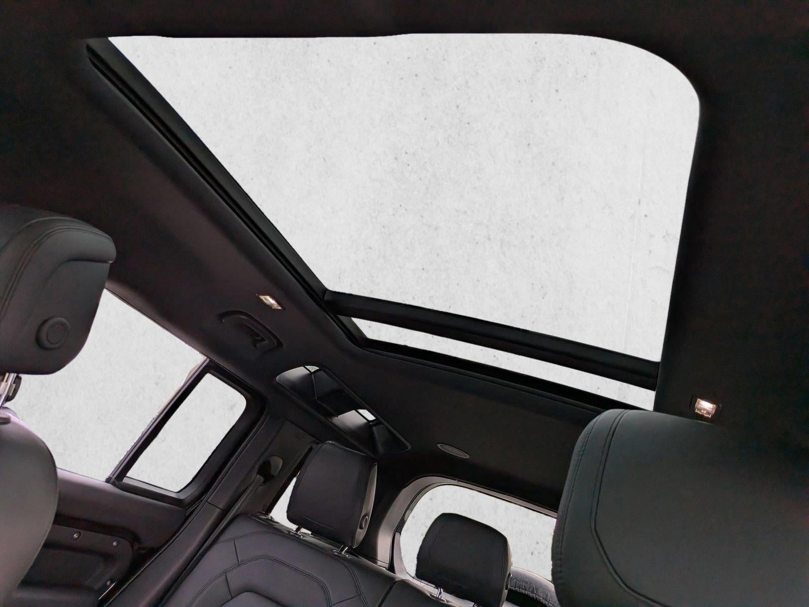 2023 Land Rover Defender 110 V8 AWD