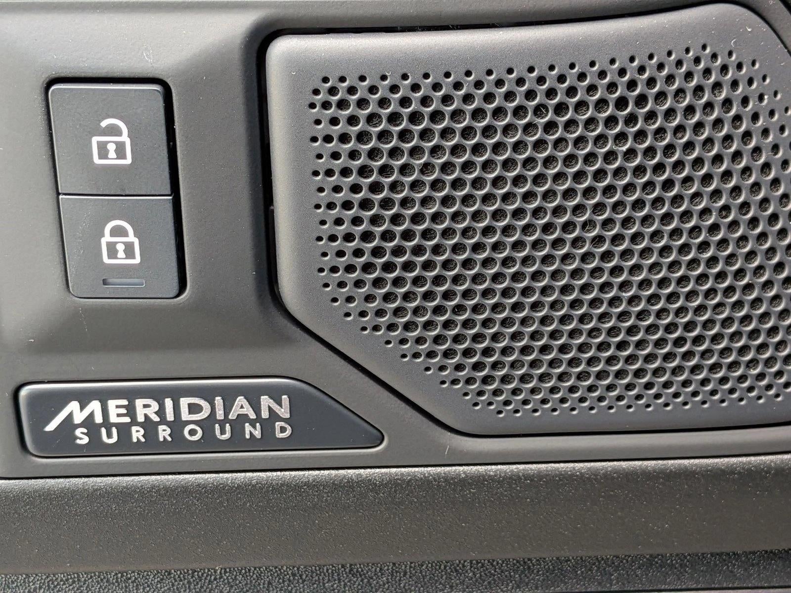 2025 Land Rover Defender 110 P635 OCTA