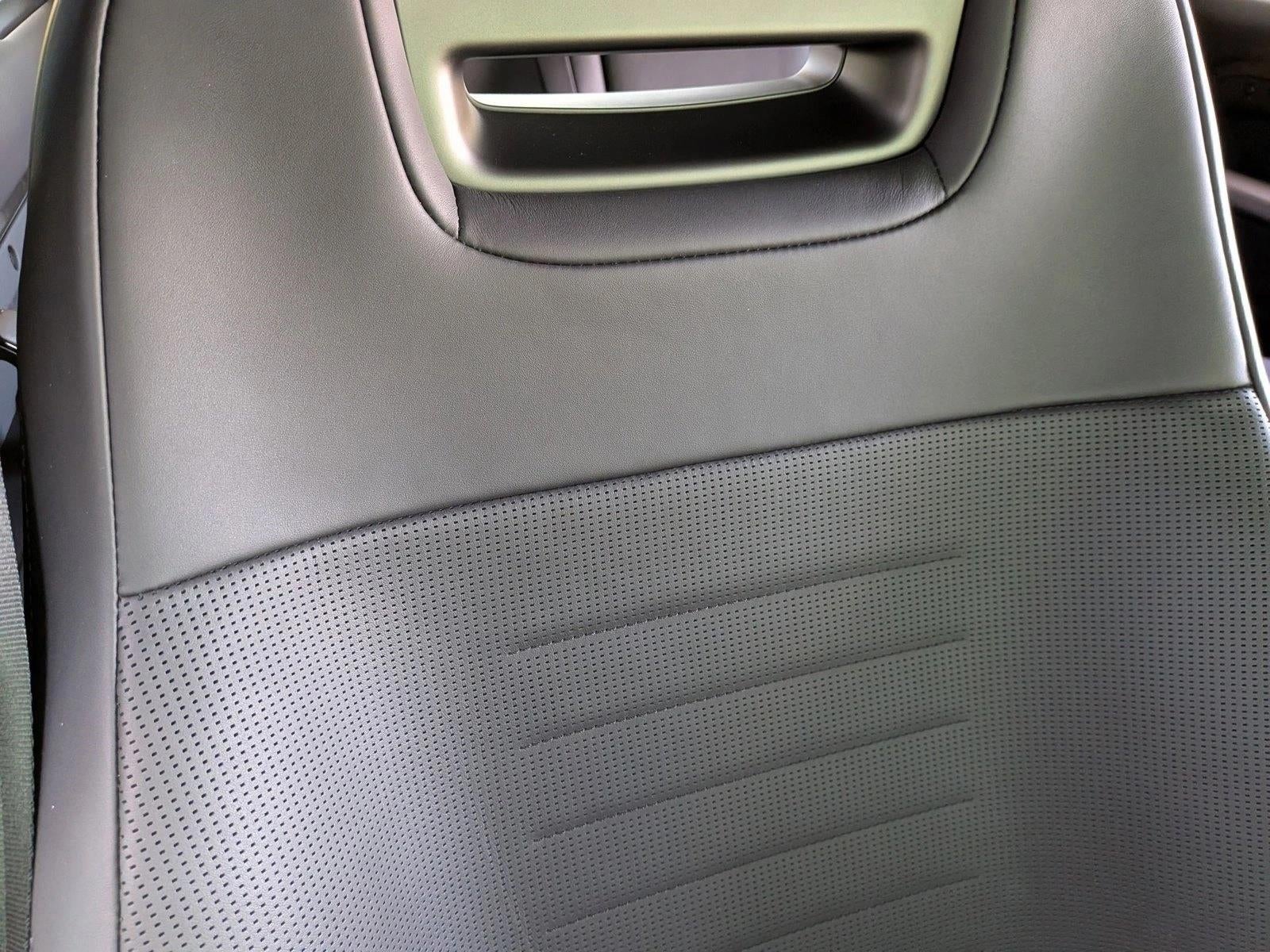 2025 Land Rover Defender 110 P635 OCTA