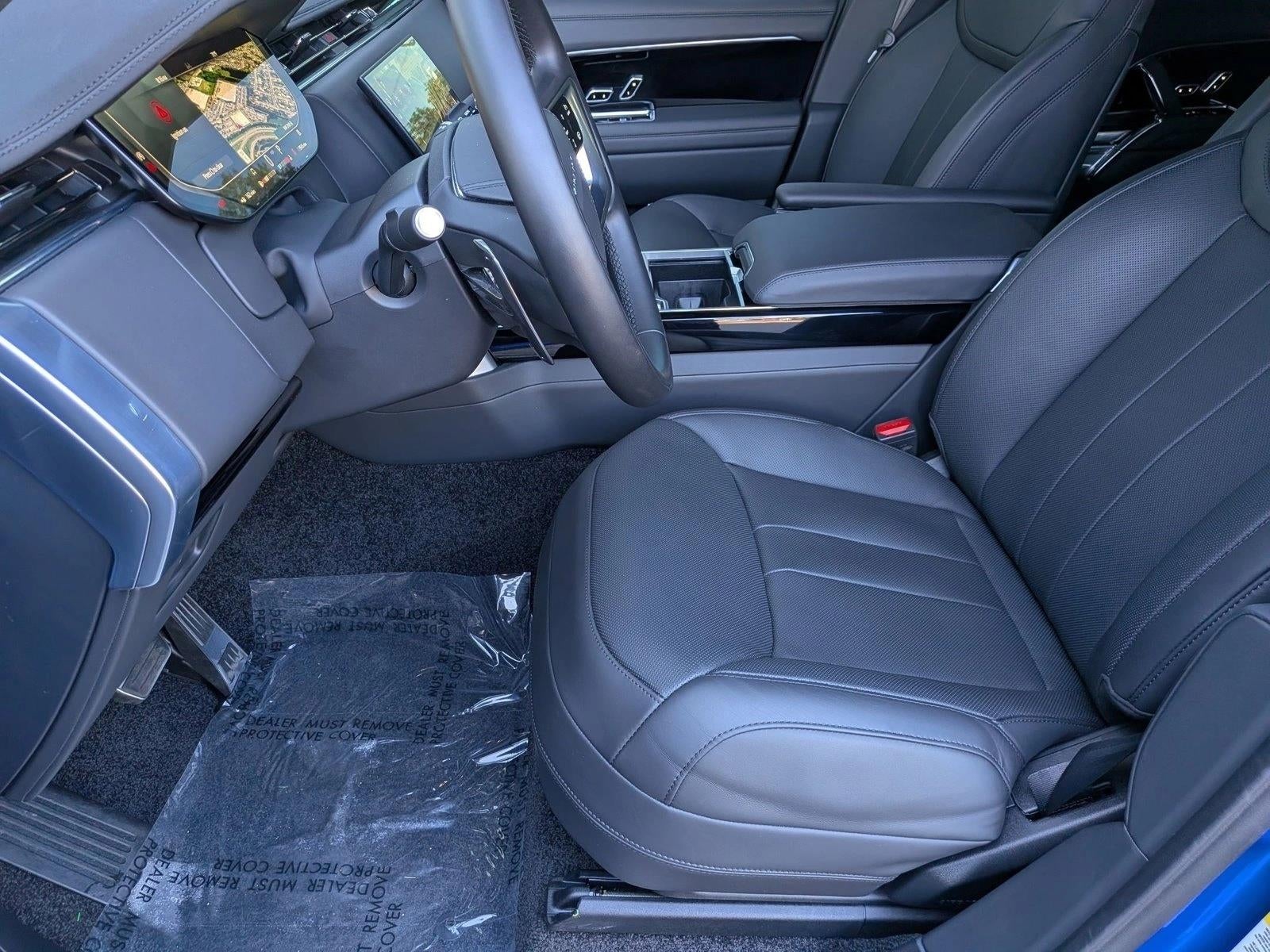 2025 Land Rover Range Rover P400 SE LWB 7 Seat