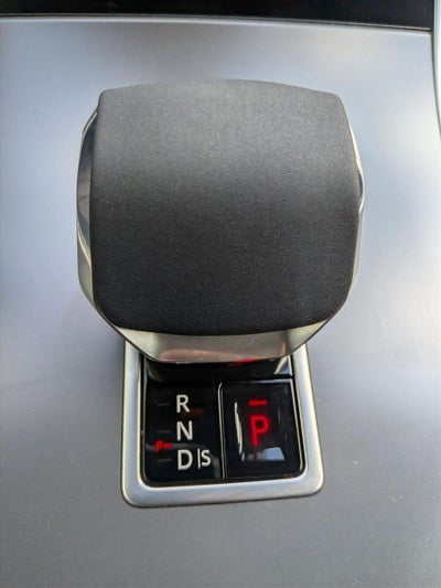 2025 Land Rover Range Rover Velar P250 Dynamic SE
