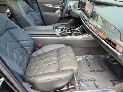 2023 BMW 760i xDrive Sedan