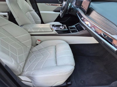 2023 BMW 760i xDrive Sedan