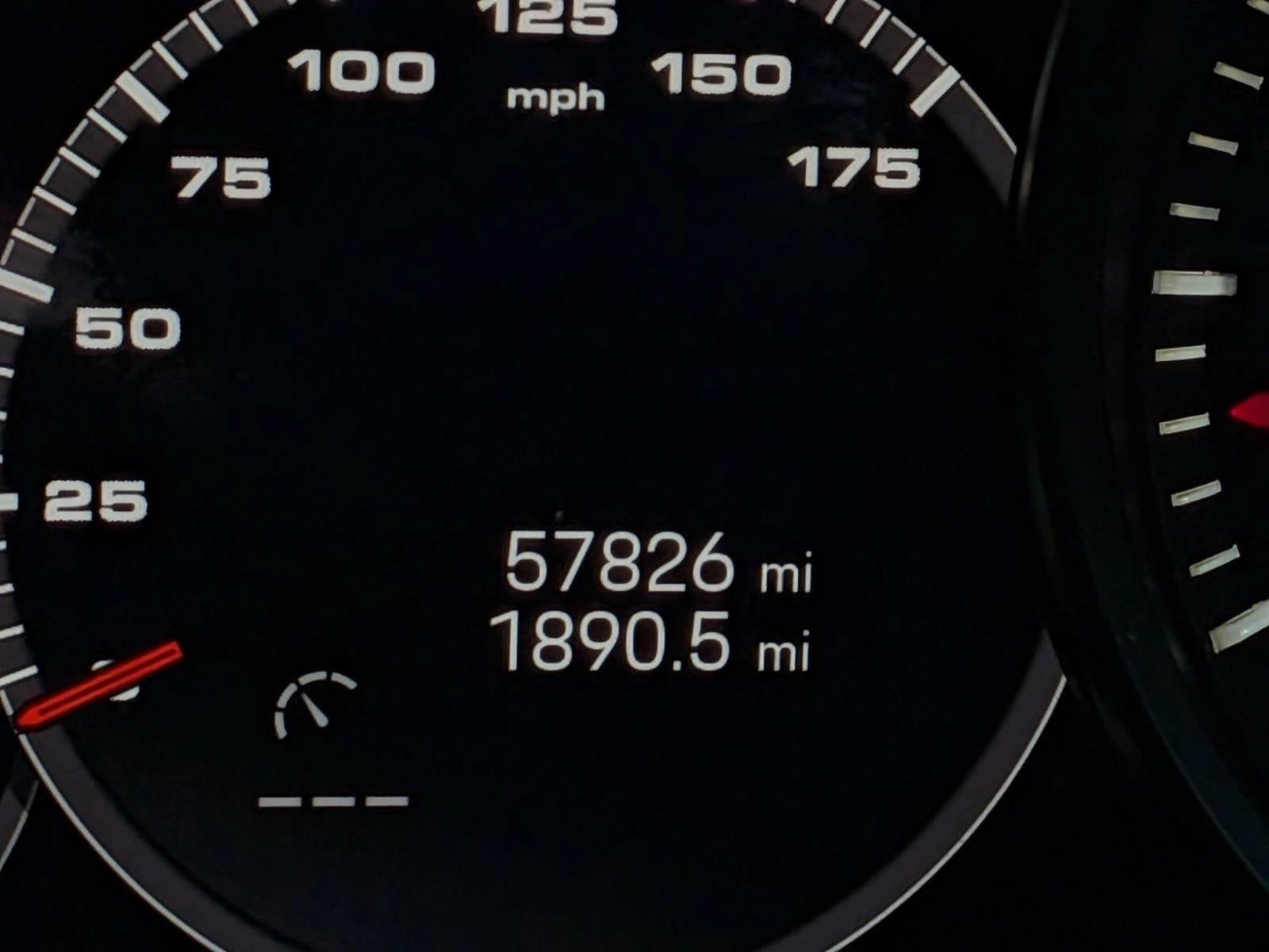 2023 Porsche Cayenne Platinum Edition AWD