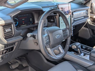 2023 Ford F-150 Lightning LARIAT 4WD SuperCrew 5.5' Box