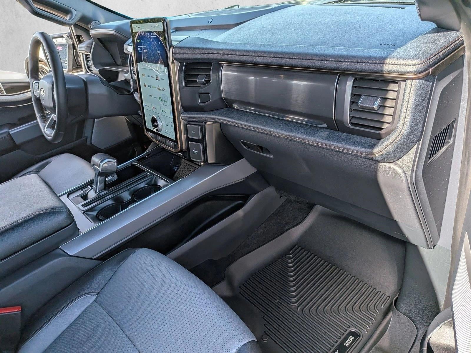 2023 Ford F-150 Lightning LARIAT 4WD SuperCrew 5.5' Box