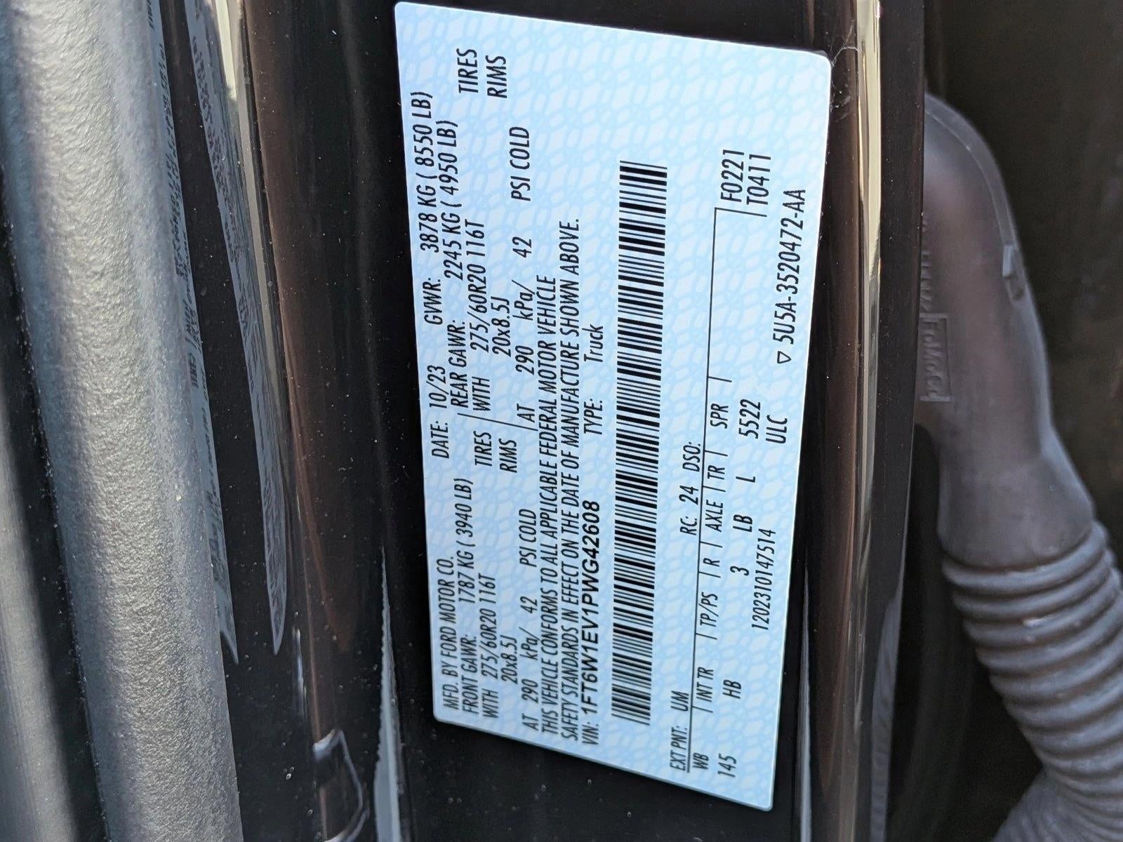 2023 Ford F-150 Lightning LARIAT 4WD SuperCrew 5.5' Box