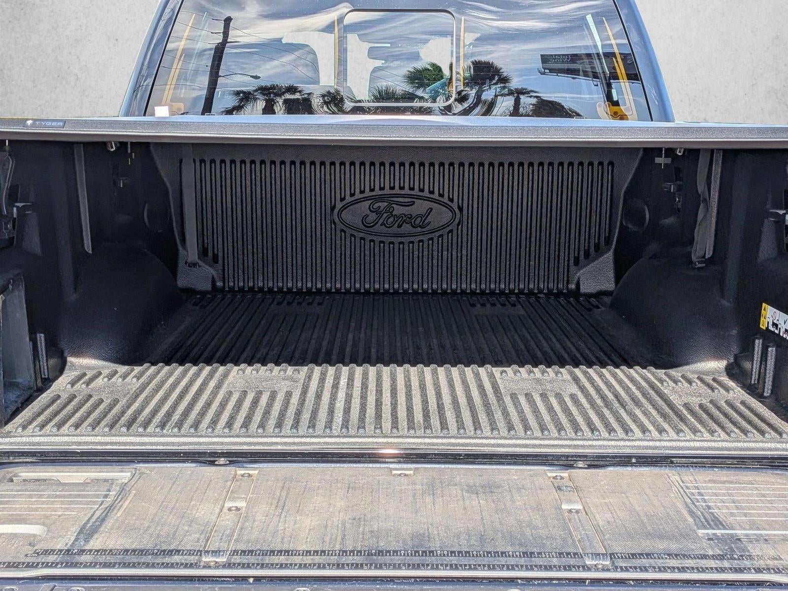 2023 Ford F-150 Lightning LARIAT 4WD SuperCrew 5.5' Box