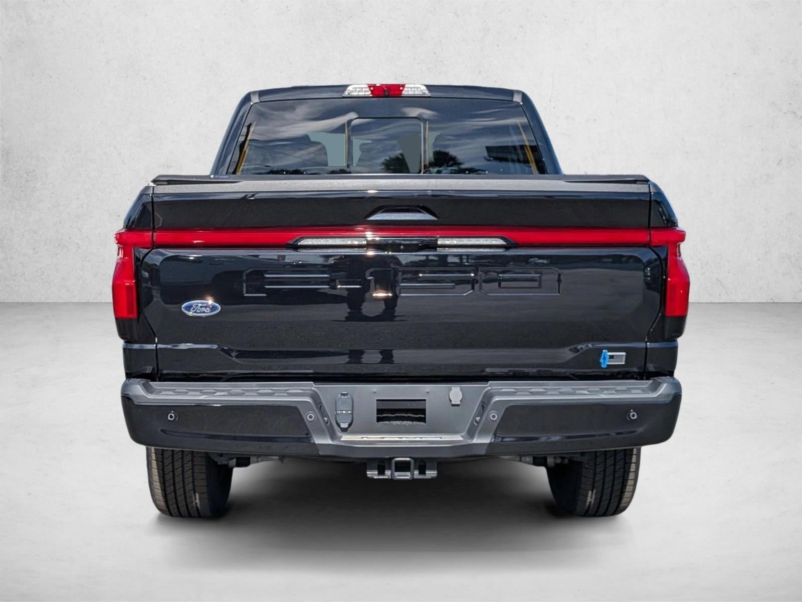 2023 Ford F-150 Lightning LARIAT 4WD SuperCrew 5.5' Box