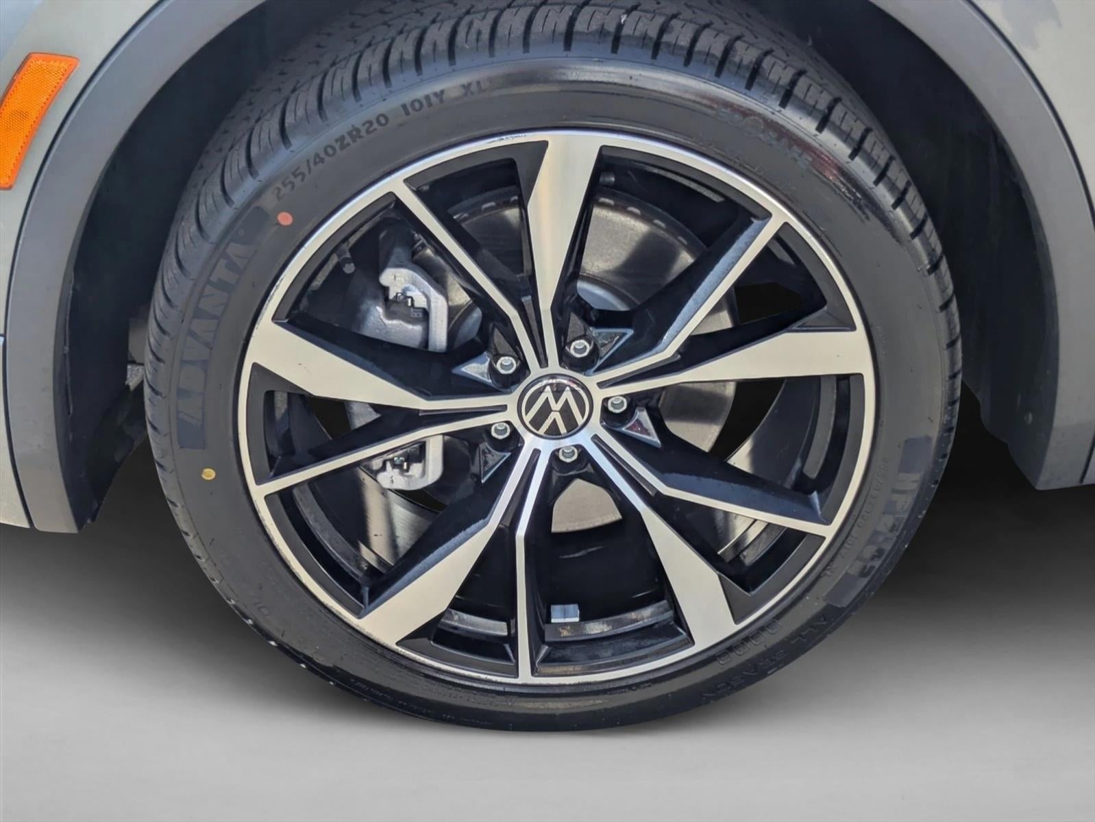 2022 Volkswagen Tiguan 2.0T SEL R-Line 4MOTION