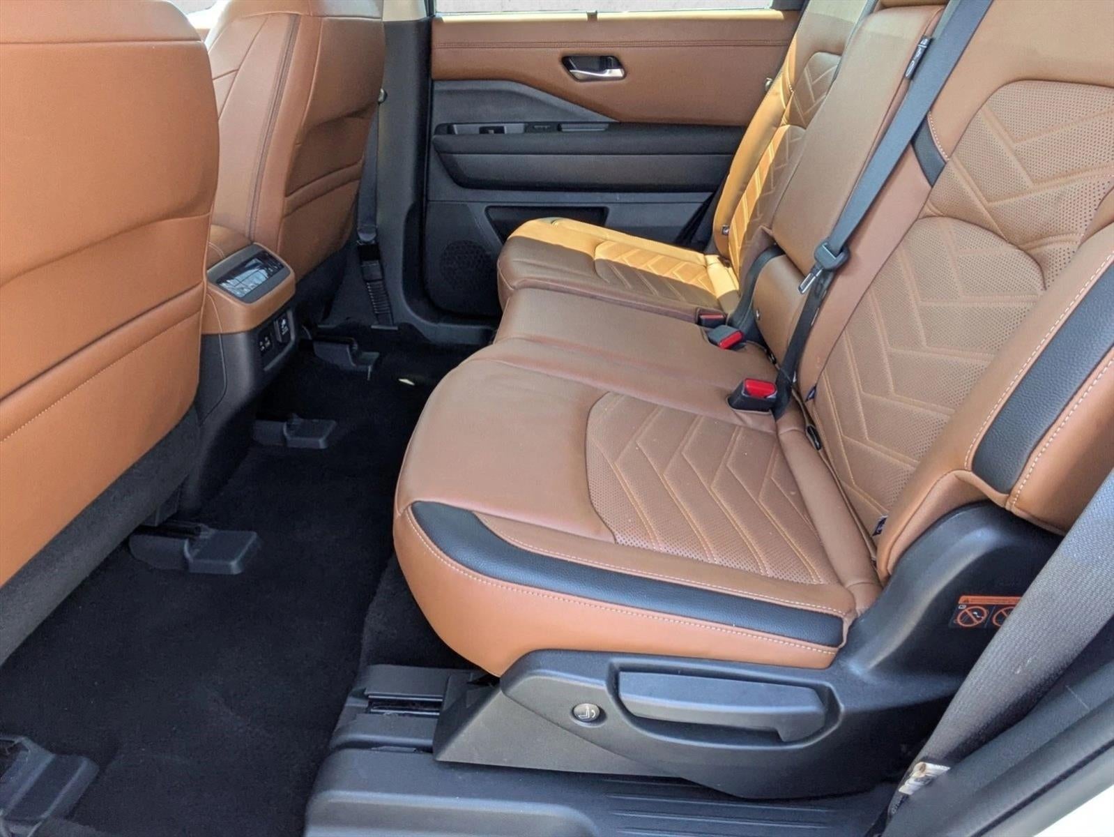 2024 Nissan Pathfinder Platinum 2WD