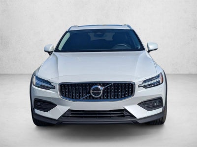 2023 Volvo V60 Cross Country B5 AWD Plus