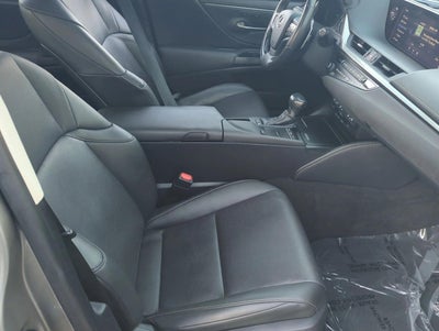 2019 Lexus ES 300h FWD