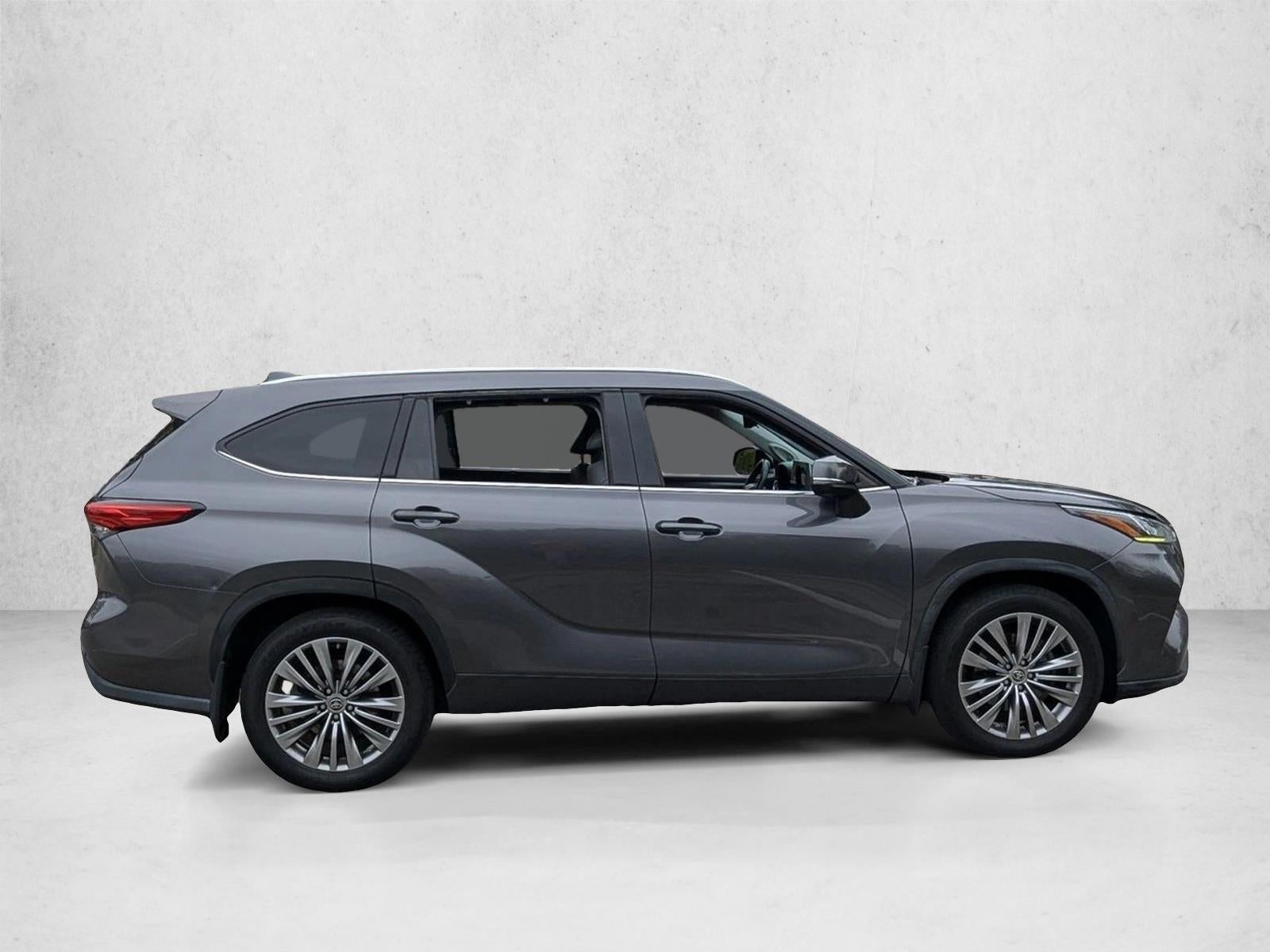 2022 Toyota Highlander Platinum AWD (Natl)