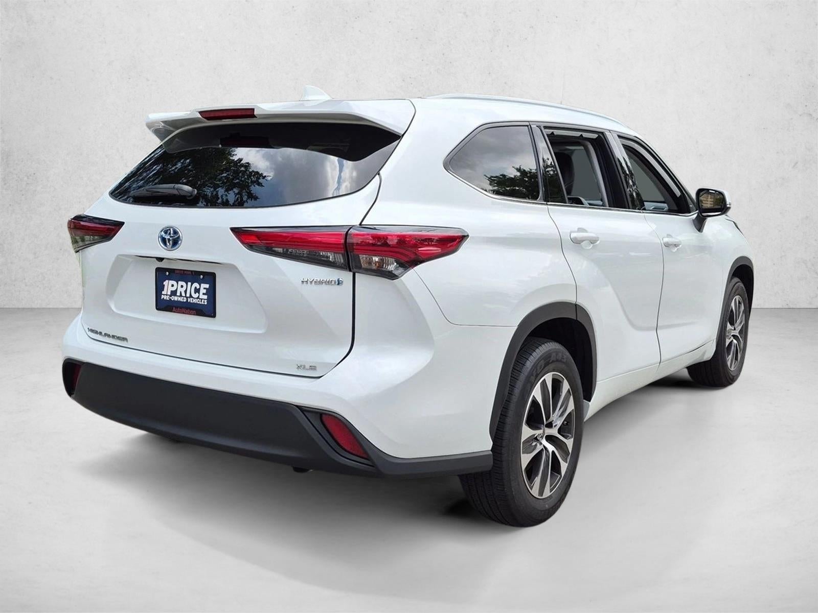 2022 Toyota Highlander Hybrid XLE FWD (Natl)