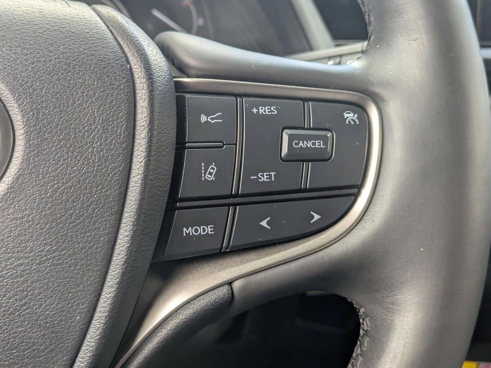 2023 Lexus UX 250h Premium FWD