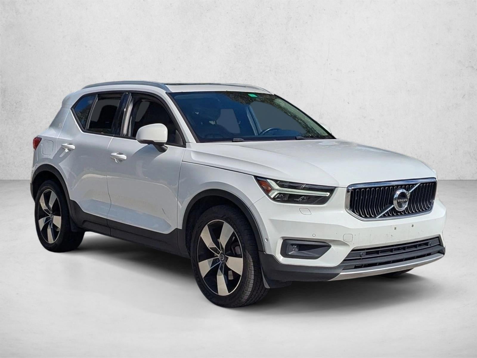 2019 Volvo XC40 T5 AWD Momentum