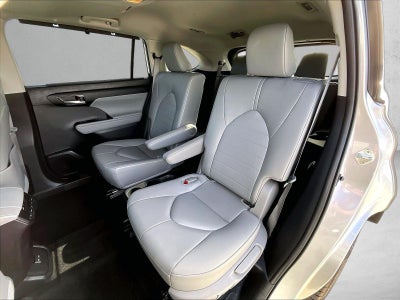 2023 Toyota Highlander XLE FWD (Natl)
