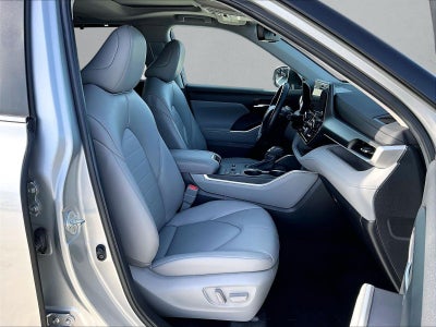 2023 Toyota Highlander XLE FWD (Natl)