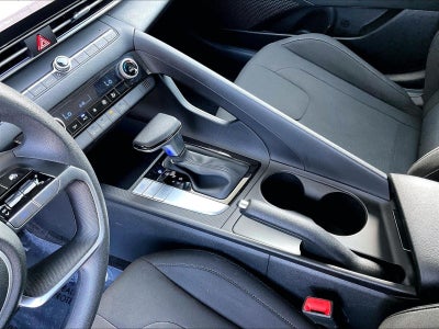2024 Hyundai ELANTRA SEL IVT