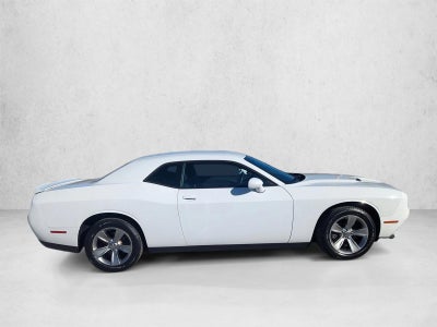 2019 Dodge Challenger SXT RWD