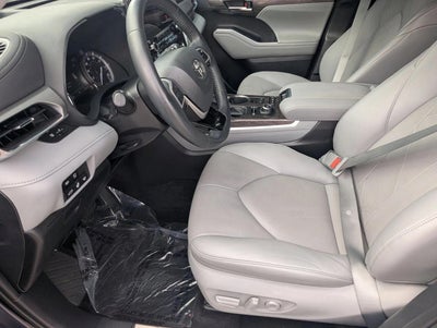 2022 Toyota Highlander Platinum AWD (Natl)