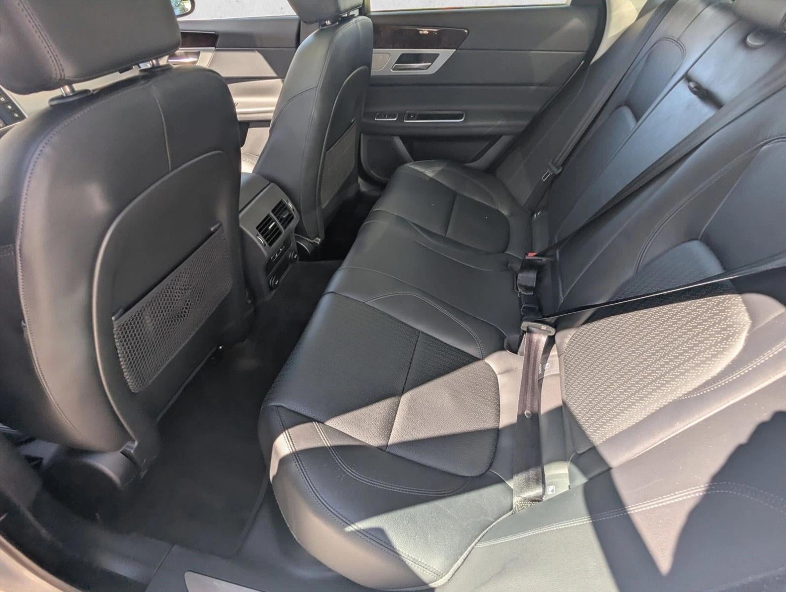 2018 Jaguar XF Sedan 35t Prestige RWD *Ltd Avail*