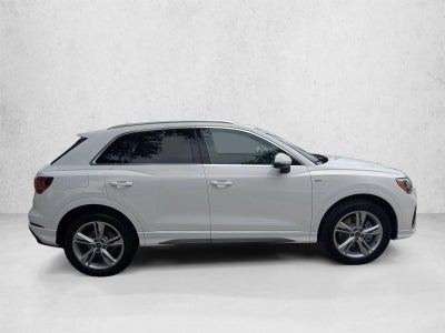 2022 Audi Q3 S line Premium 45 TFSI quattro