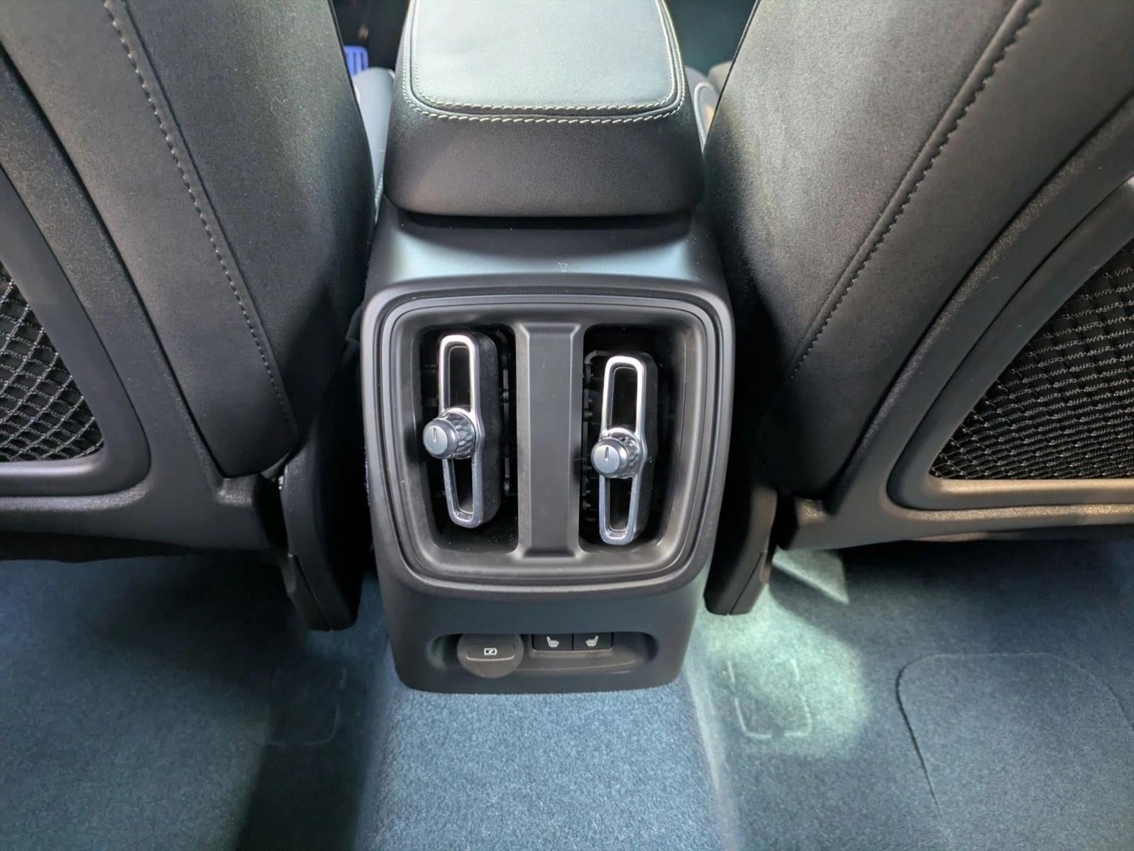 2023 Volvo XC40 Recharge Pure Electric Twin eAWD Plus