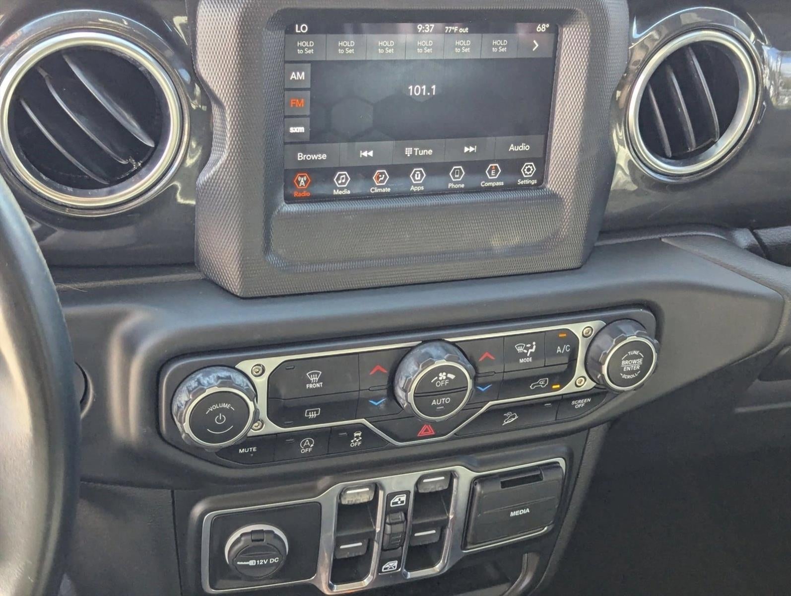 2020 Jeep Wrangler Unlimited Sahara Altitude 4x4