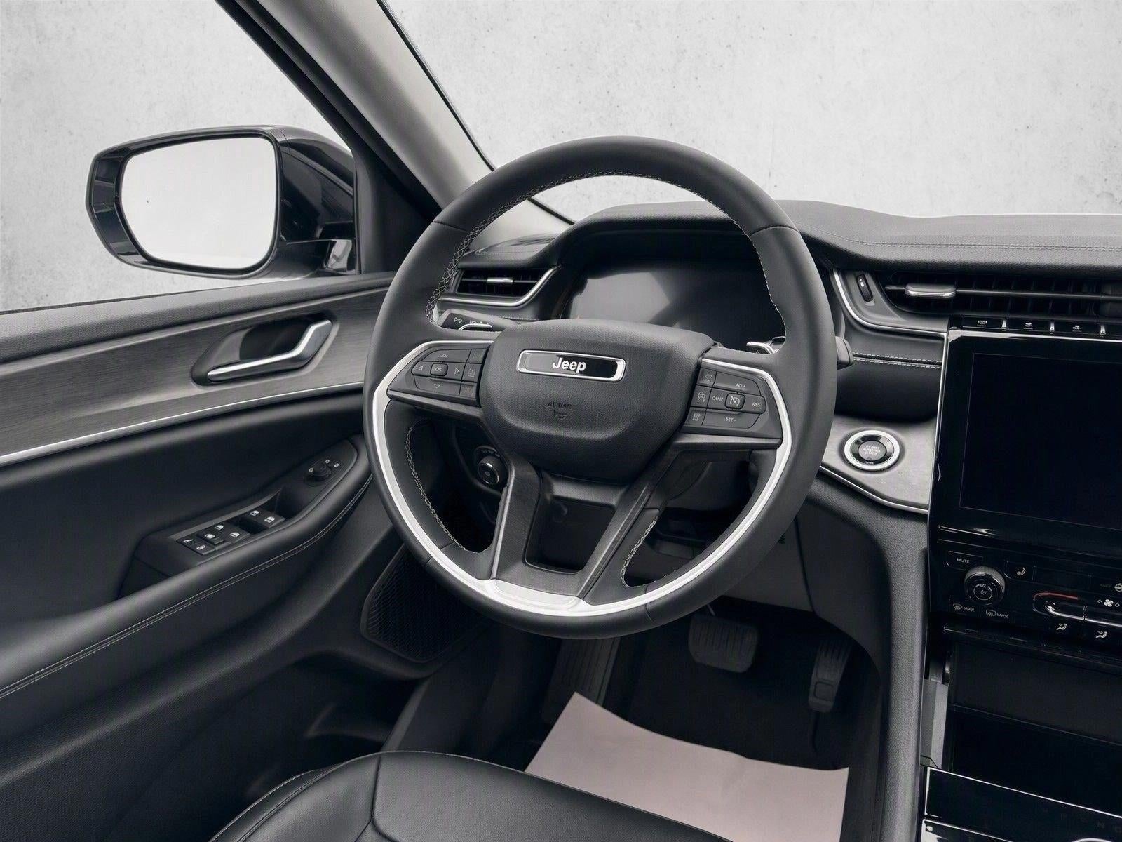 2023 Jeep Grand Cherokee Limited 4x2