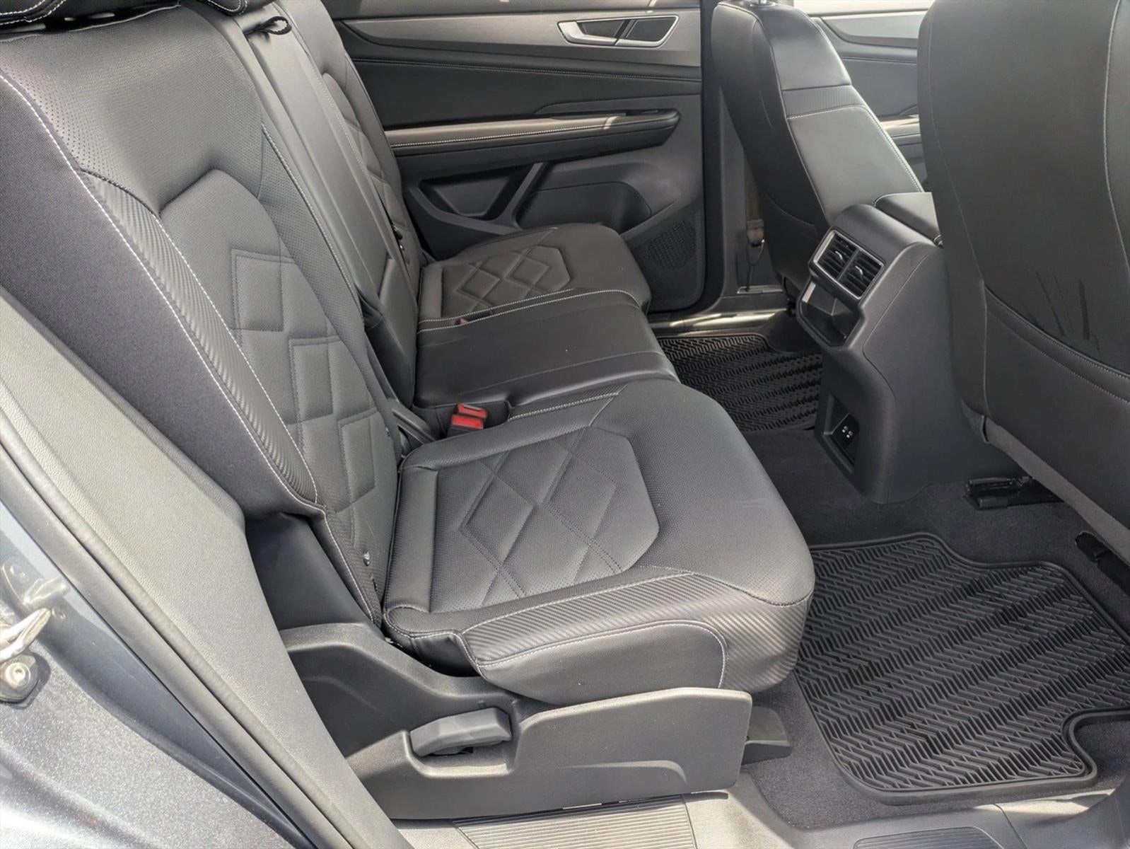 2024 Volkswagen Atlas Cross Sport 2.0T SE w/Technology 4MOTION