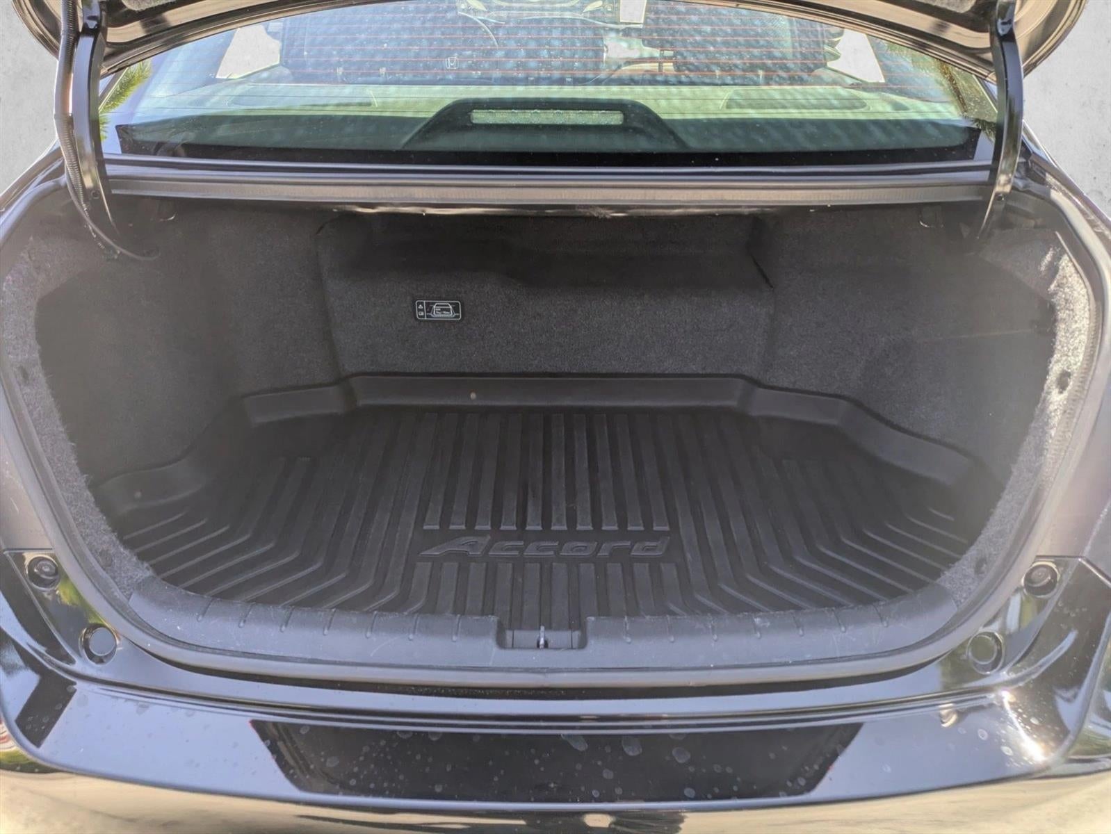 2017 Honda Accord Hybrid Sedan