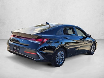 2024 Hyundai ELANTRA SEL IVT