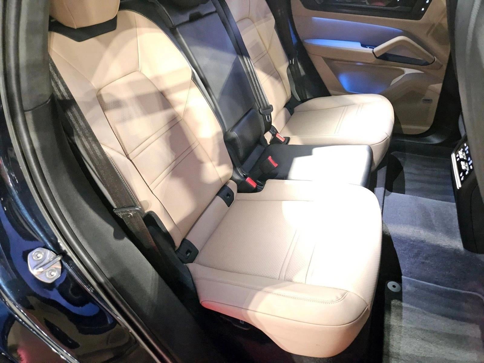 2025 Porsche Cayenne GTS Coupe AWD