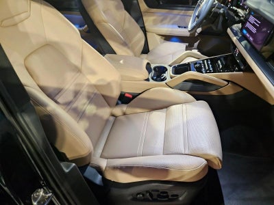 2025 Porsche Cayenne GTS Coupe AWD