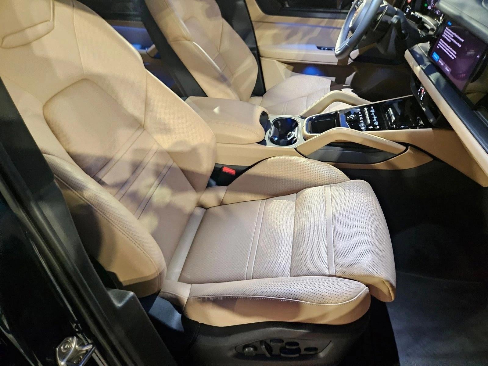 2025 Porsche Cayenne GTS Coupe AWD