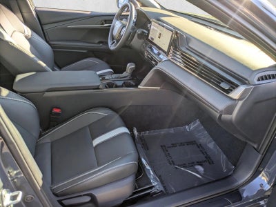 2025 Toyota Camry SE (SE)