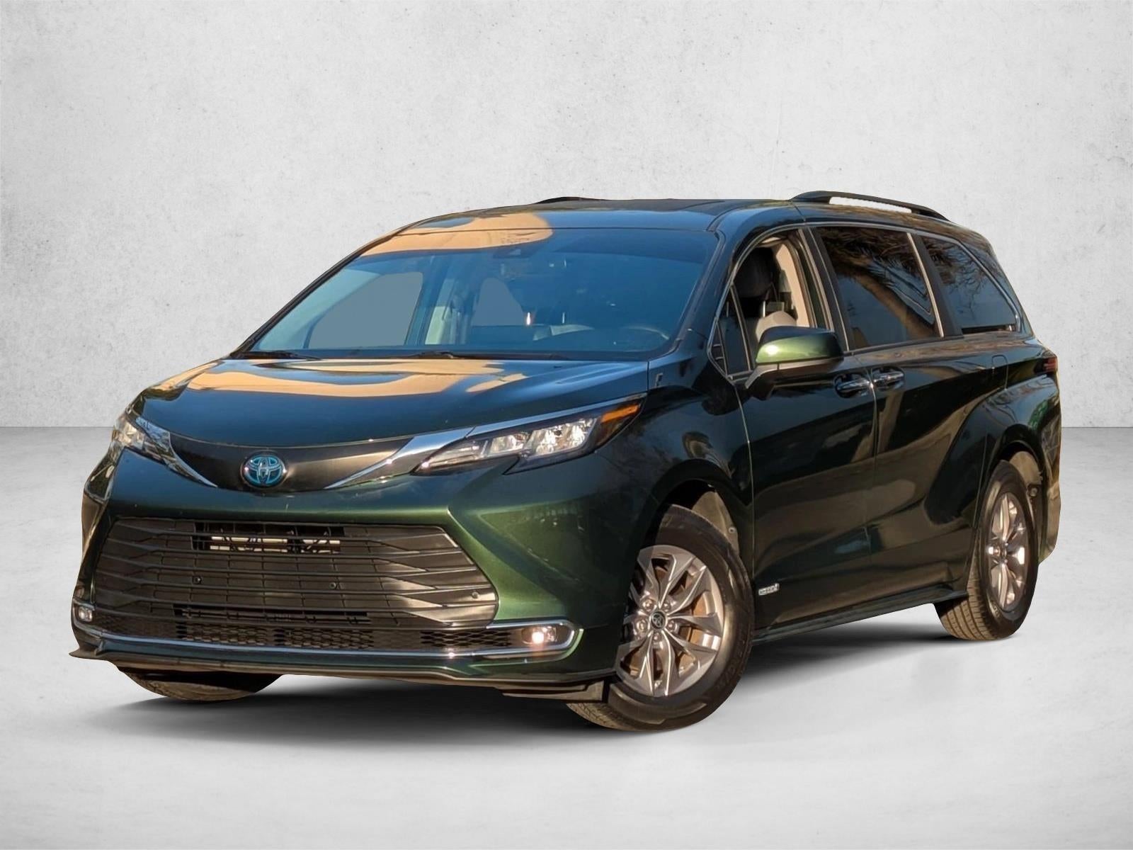 2021 Toyota Sienna XLE FWD 8-Passenger (Natl)