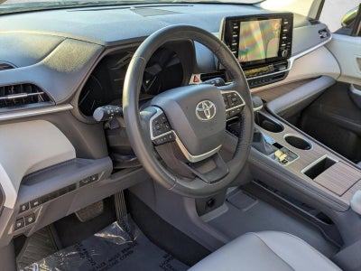 2021 Toyota Sienna XLE FWD 8-Passenger (Natl)