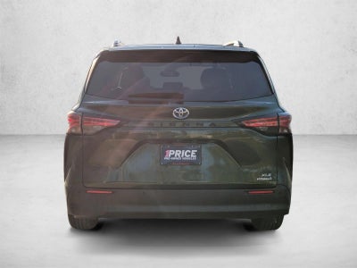 2021 Toyota Sienna XLE FWD 8-Passenger (Natl)