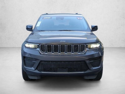2023 Jeep Grand Cherokee Laredo 4x2