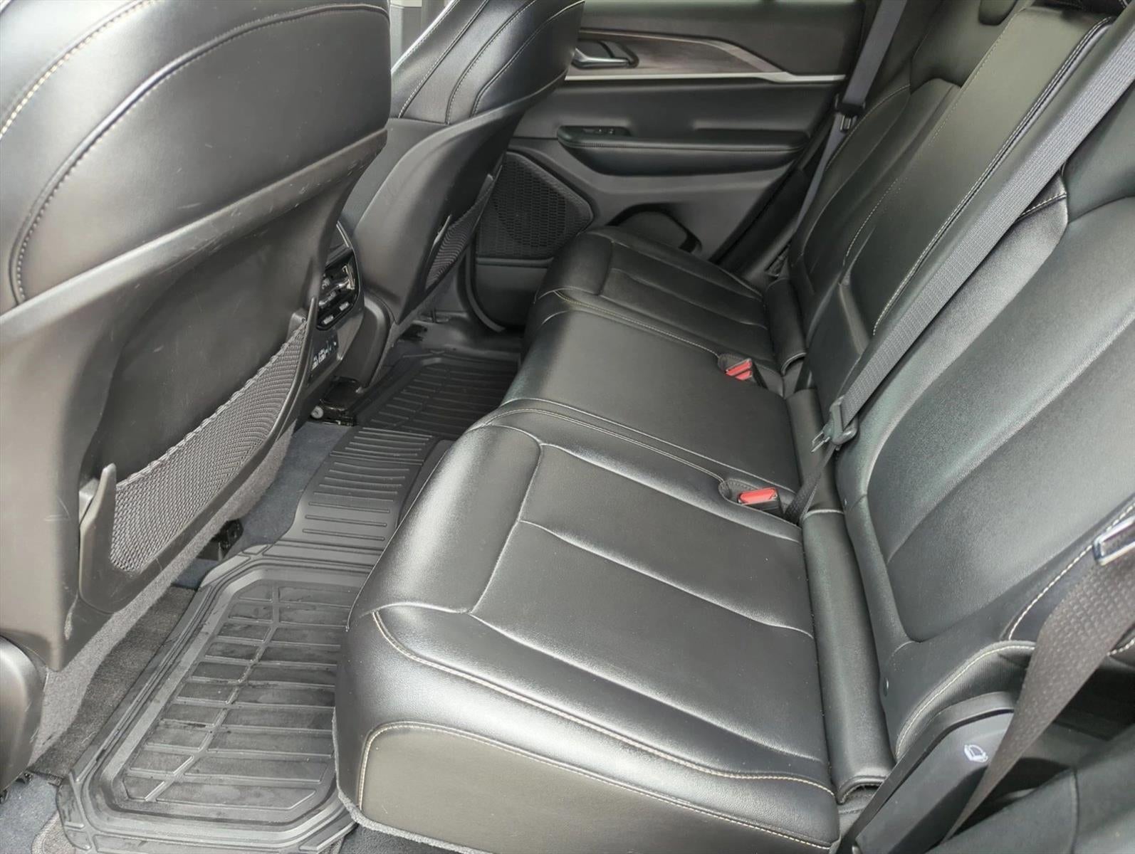 2023 Jeep Grand Cherokee Limited 4x2