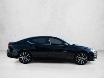 2022 Nissan Altima 2.5 SR Sedan