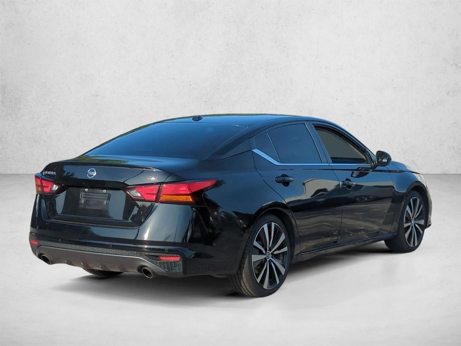 2022 Nissan Altima 2.5 SR Sedan