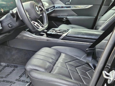 2025 BMW 740i xDrive Sedan