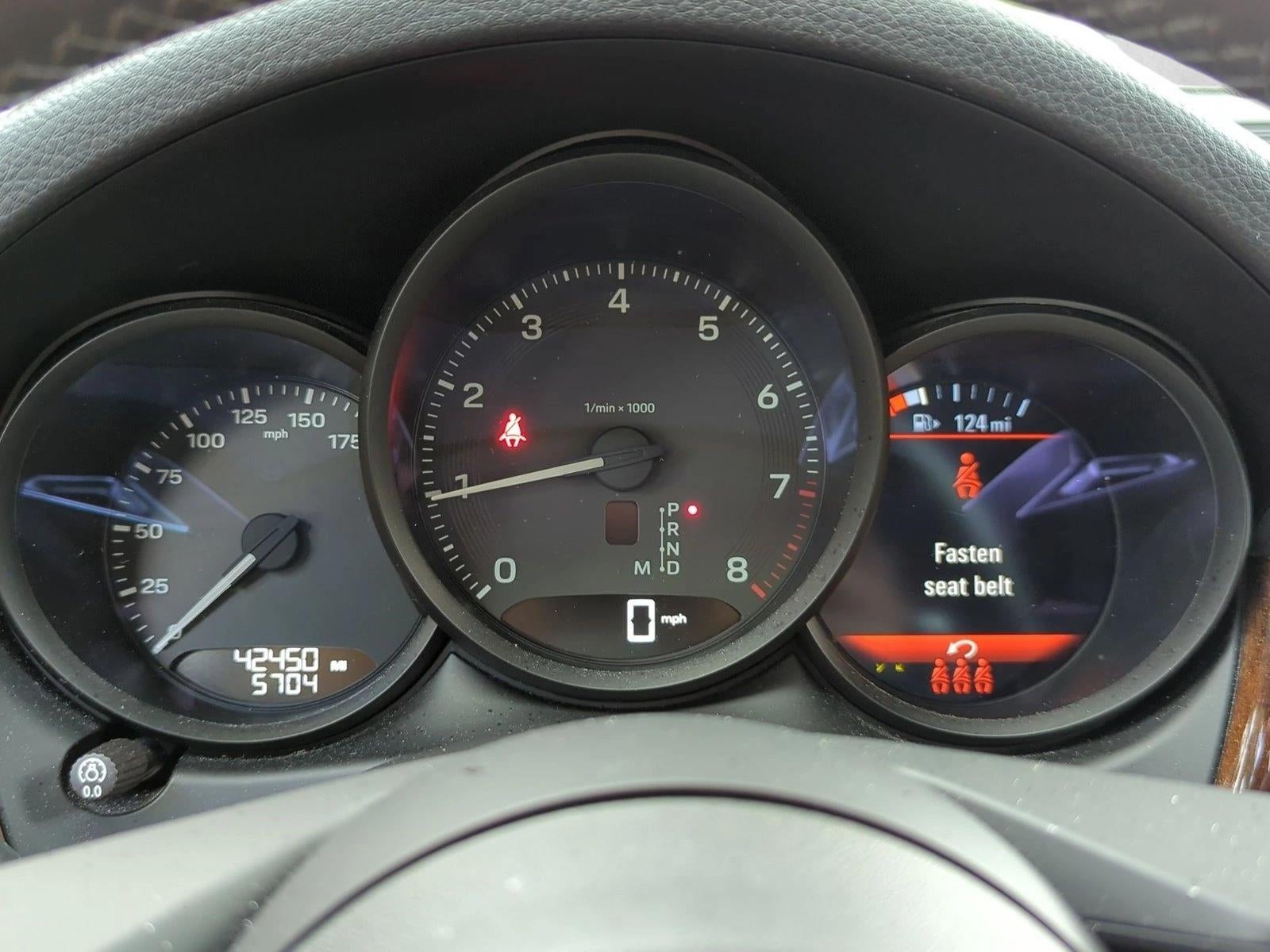 2023 Porsche Macan AWD